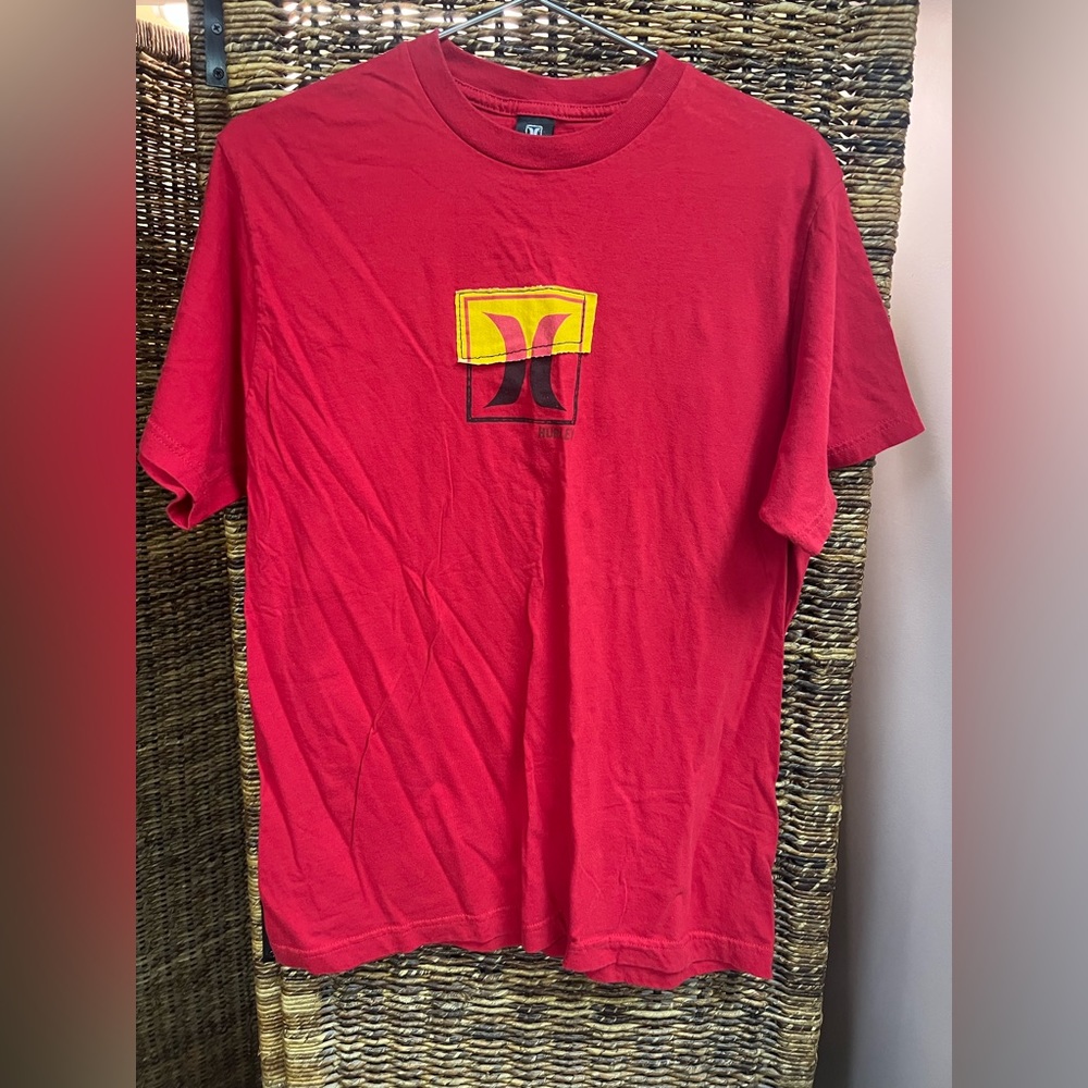 Hurley- Red Shirt, Size: Large, Pre-Owned, Great condition